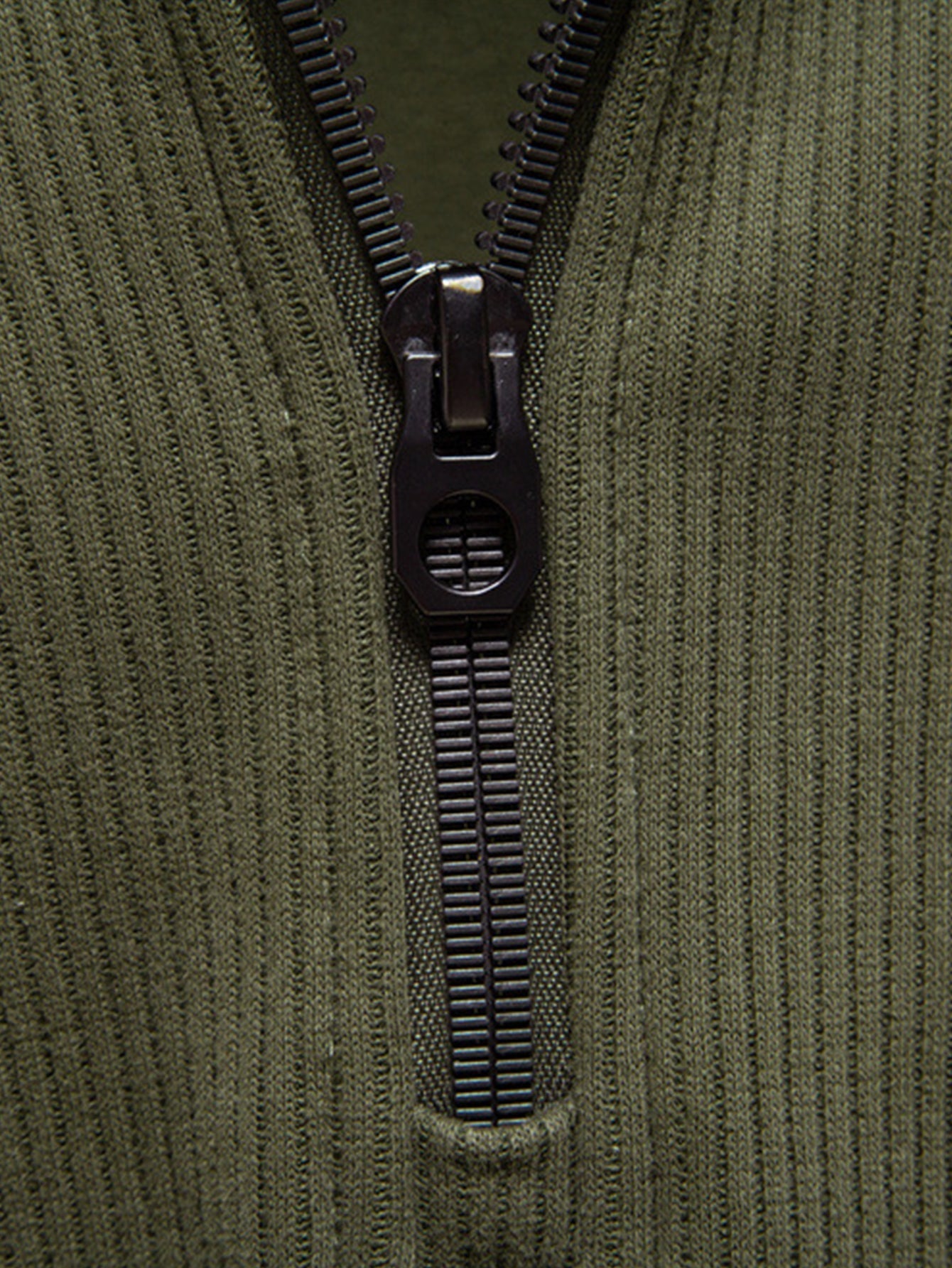 Ribbed Raglan Sleeve Quarter Zip Sweatshirt