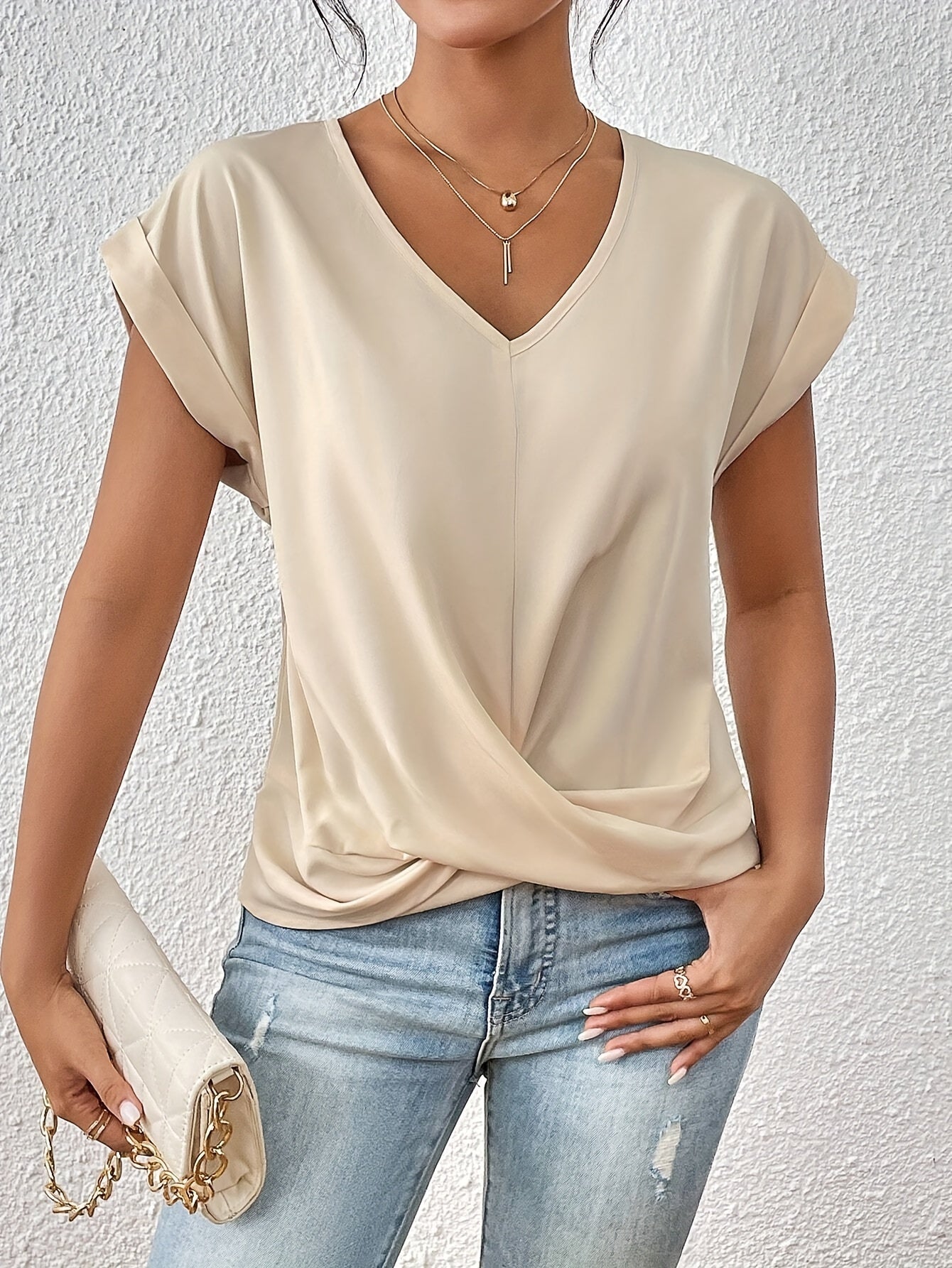 Luisa™ | Casual T-shirt with Heart-Shaped Neckline
